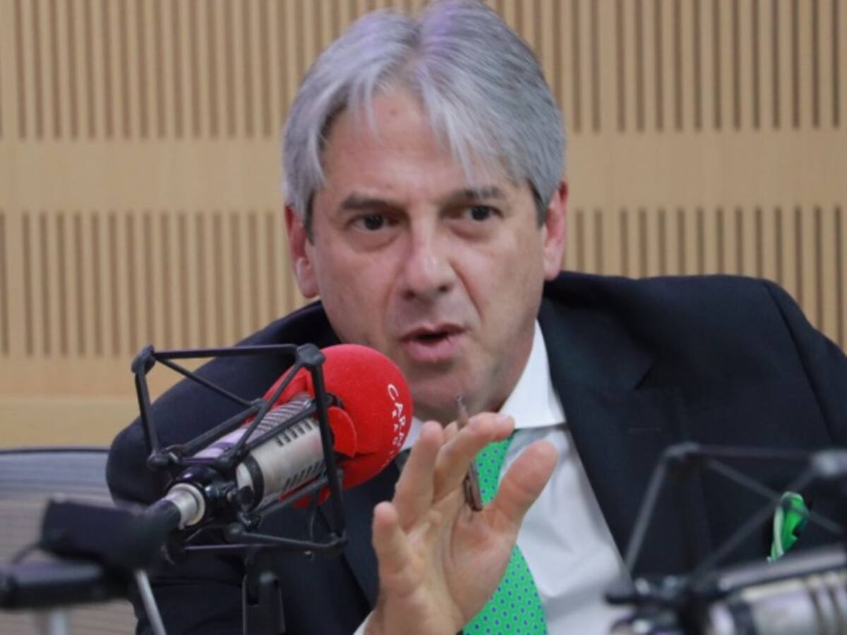 Senador Amín defiende coherencia de presidente electo en caso de la JEP