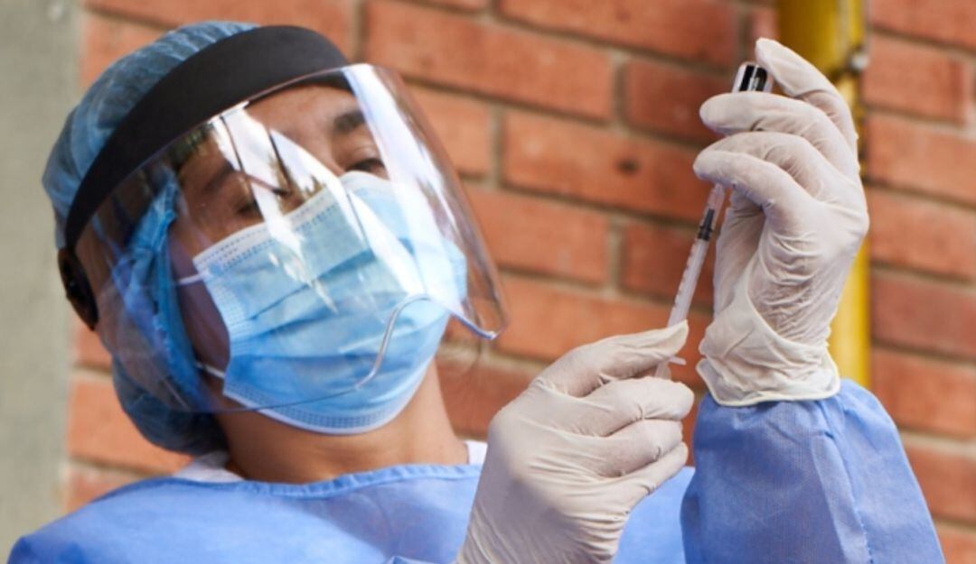 Privados iniciarán vacunación a trabajadores