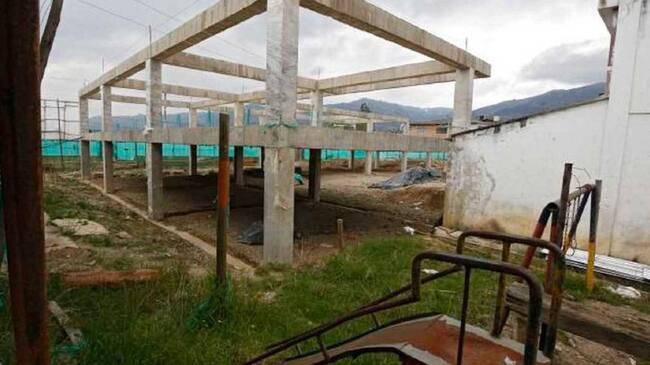 Suspenden obras de Colegios de la Felicidad en el Huila.