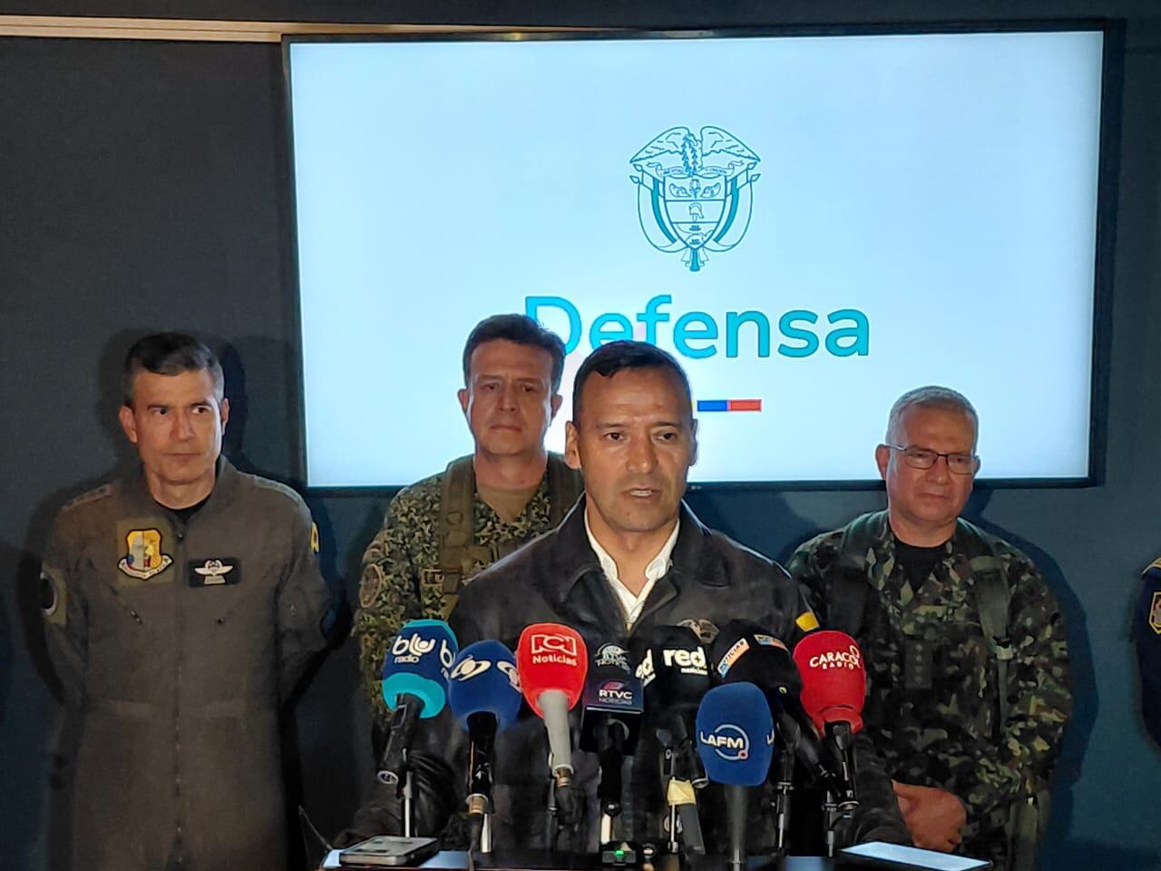 Ministro de defensa y cúpula militar- foto Caracol Radio