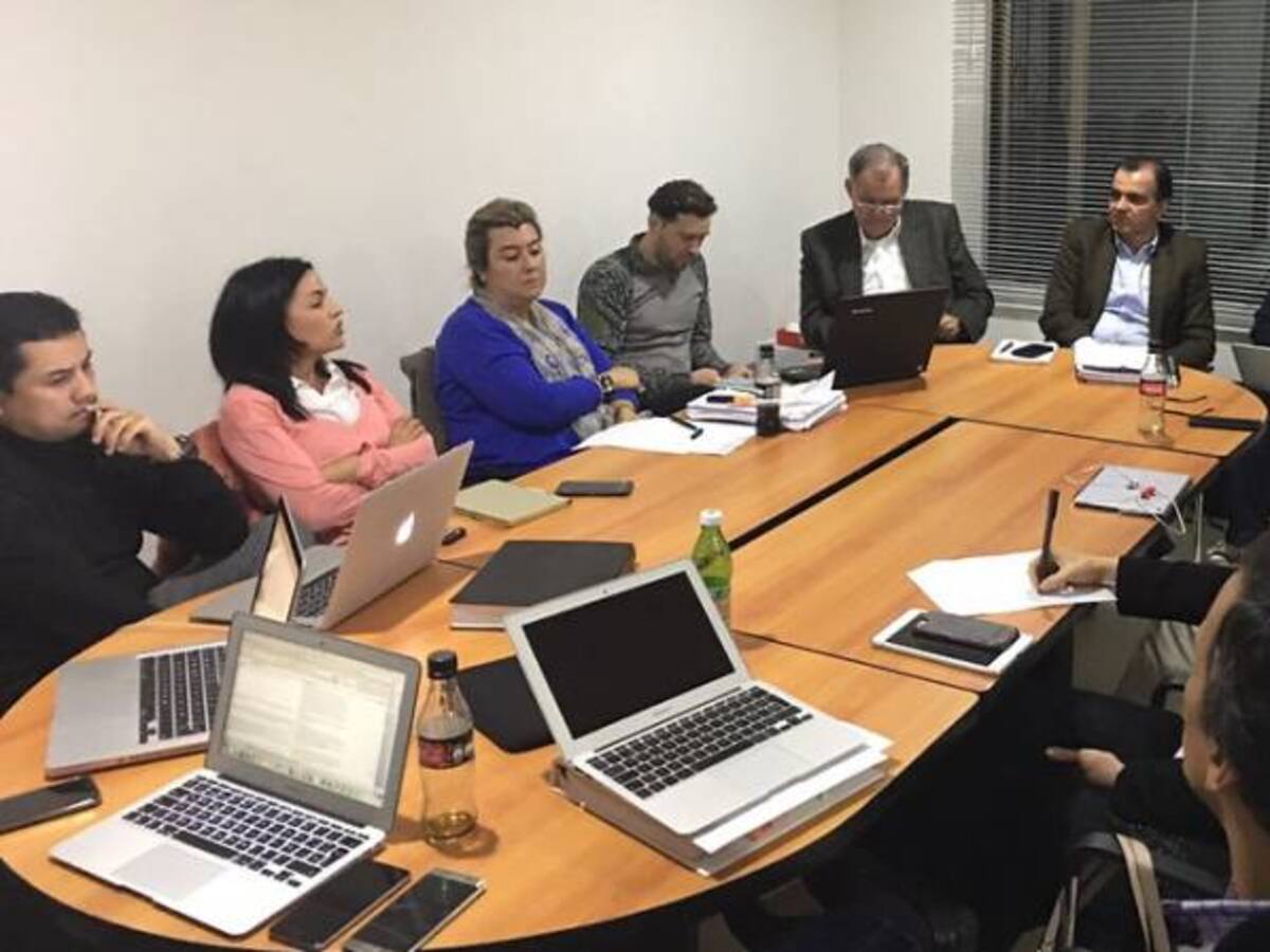 Líderes del No continuarán analizando nuevo acuerdo de paz