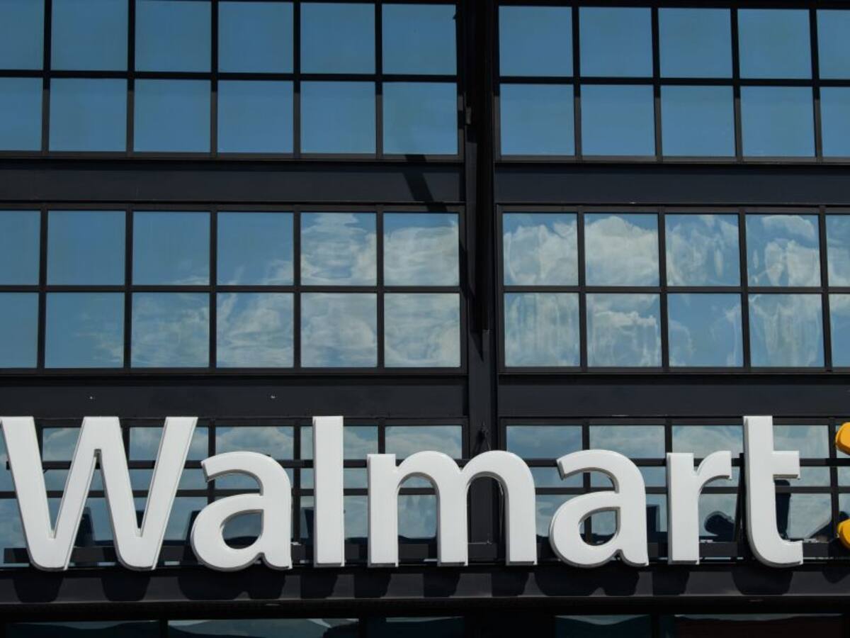 Walmart retira armas de vitrinas ante posibles disturbios en EE.UU.
