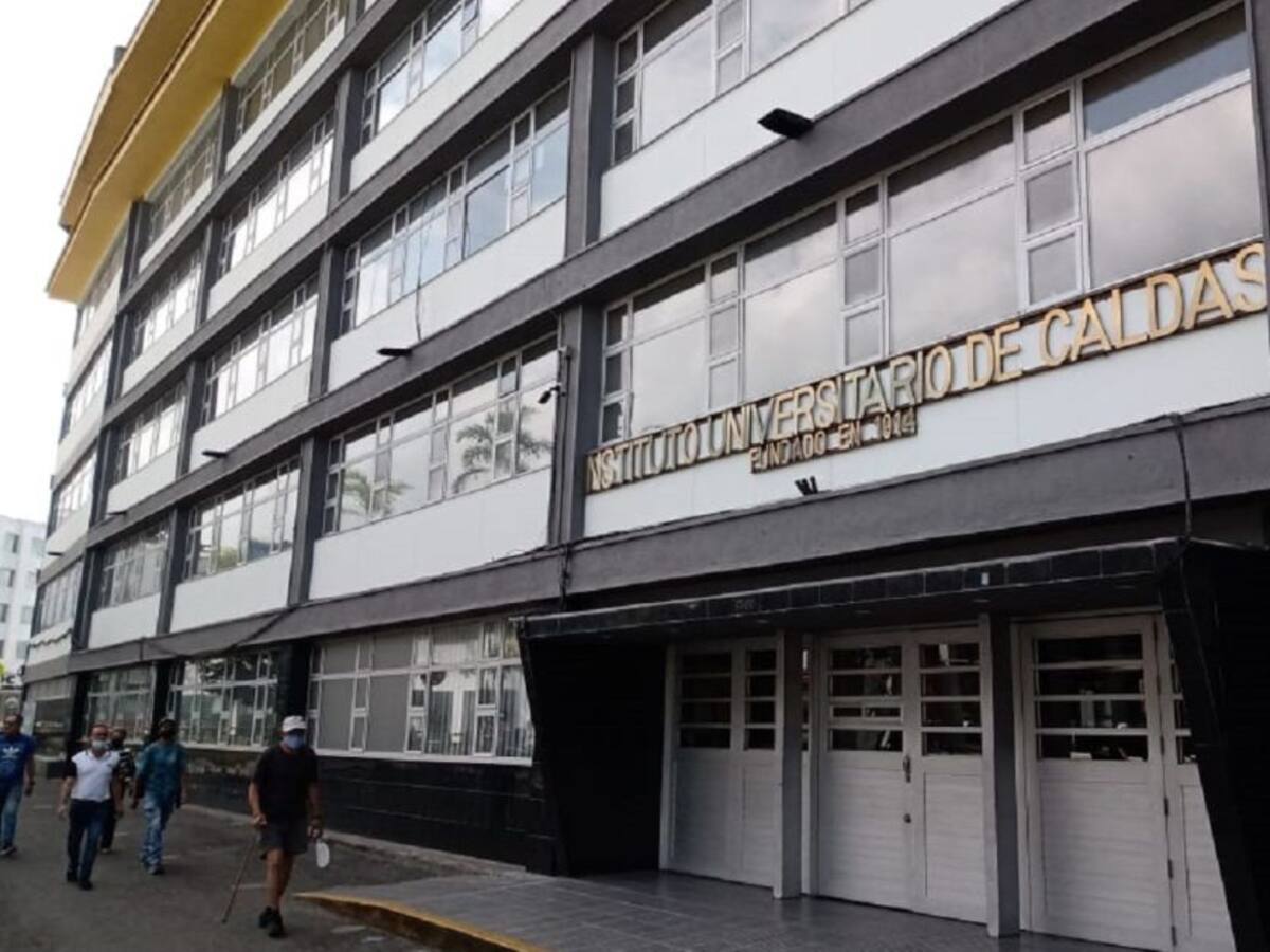 Secretaría de Educación chequea colegios de Manizales para la alternancia