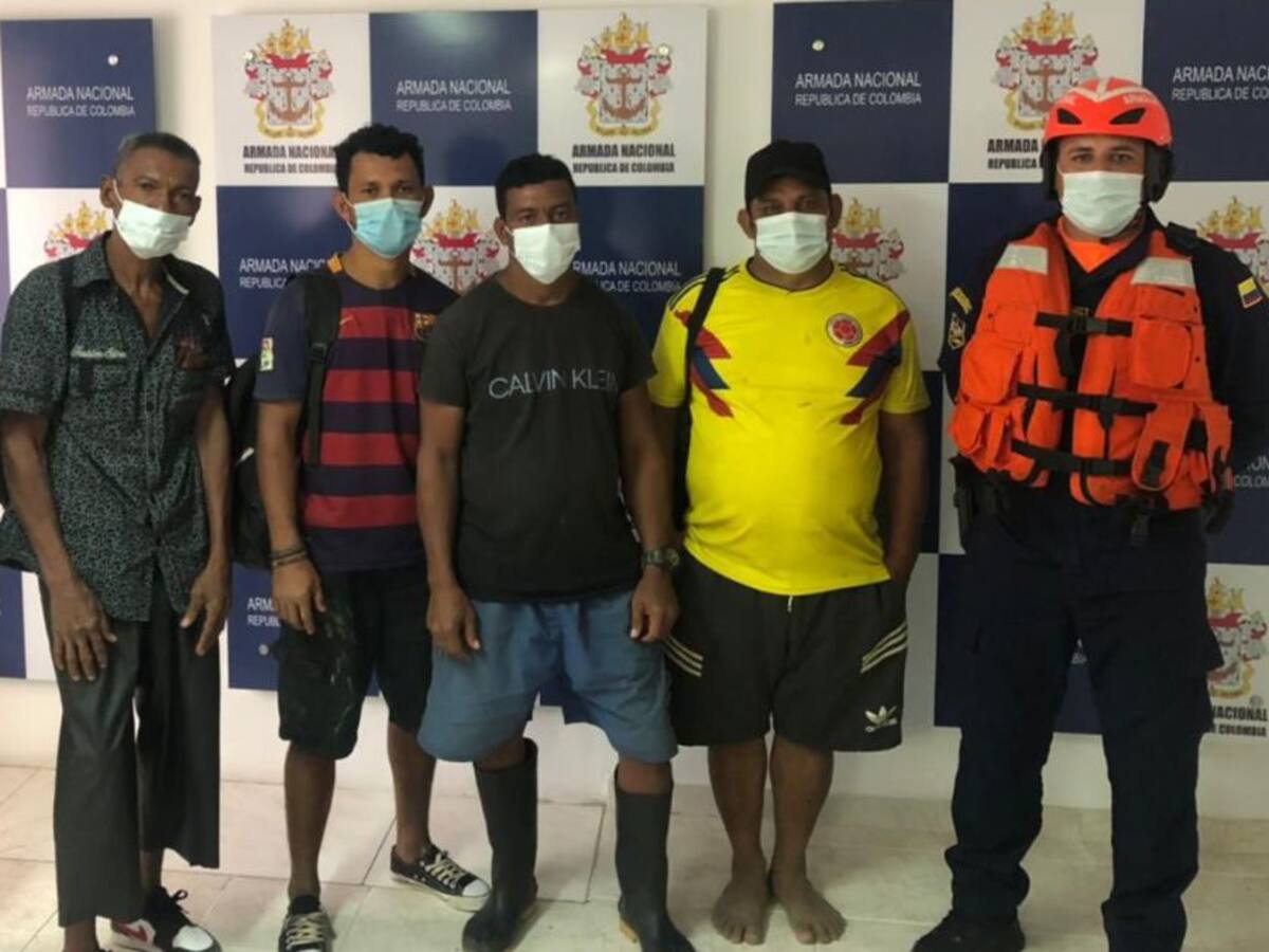 Armada rescata a cuatro personas en Palomino