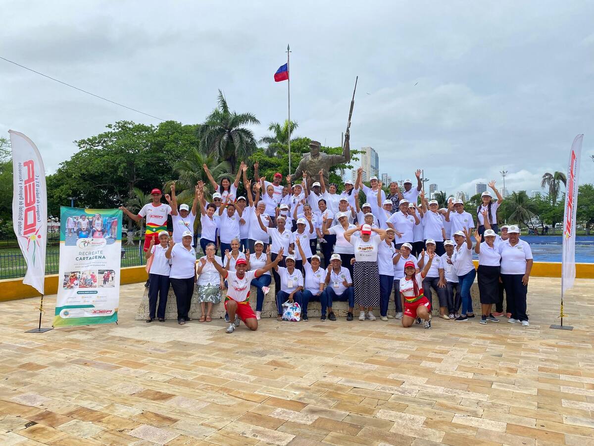 IDER realiza actividades físicas y culturales con adultos mayores en Cartagena