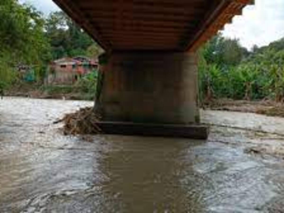 CRQ agilizará permisos ambientales ante obras de reparación para puente Barragán