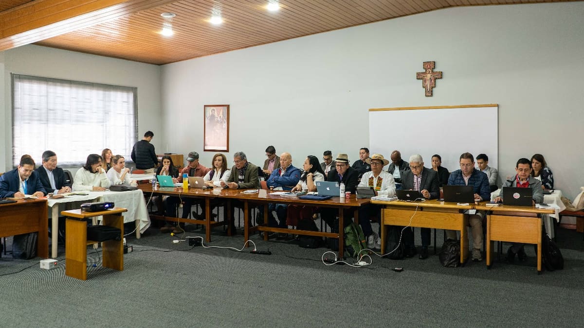 “Se deben mantener diálogos con el EMC pese a suspensión del cese al fuego”: jefe negociador