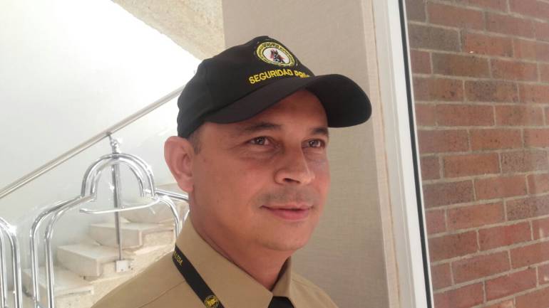 Álvaro Mena, soldado profesional