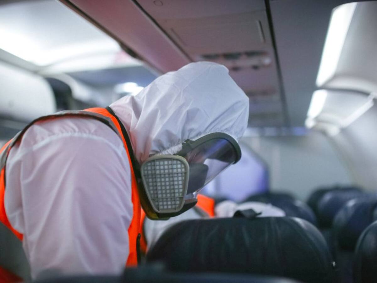 Aerolíneas piden que se aclare a quiénes se exige prueba COVID-19 negativa