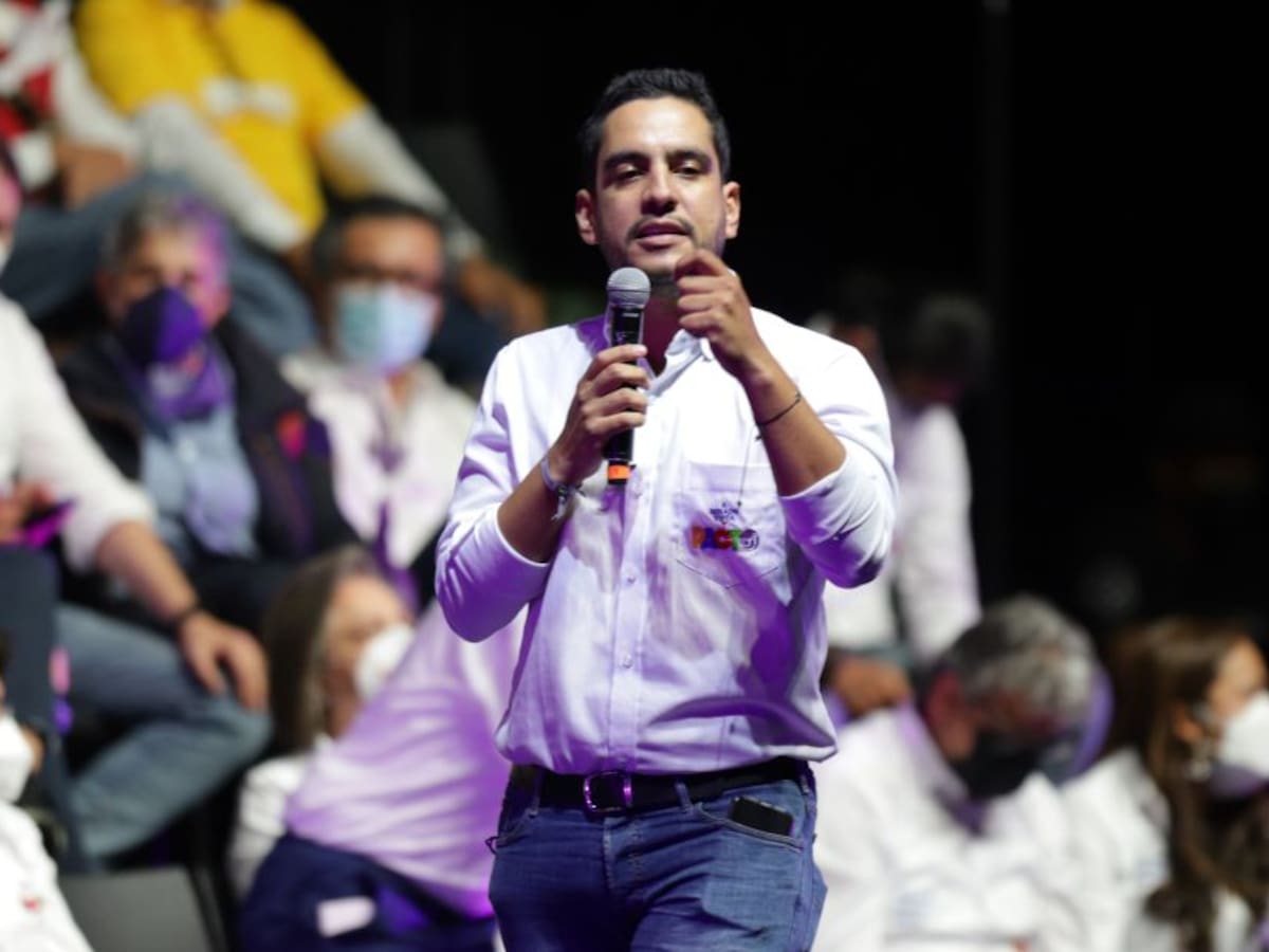 Senador Flórez prometió no volver a consumir alcohol tras pelea con policías