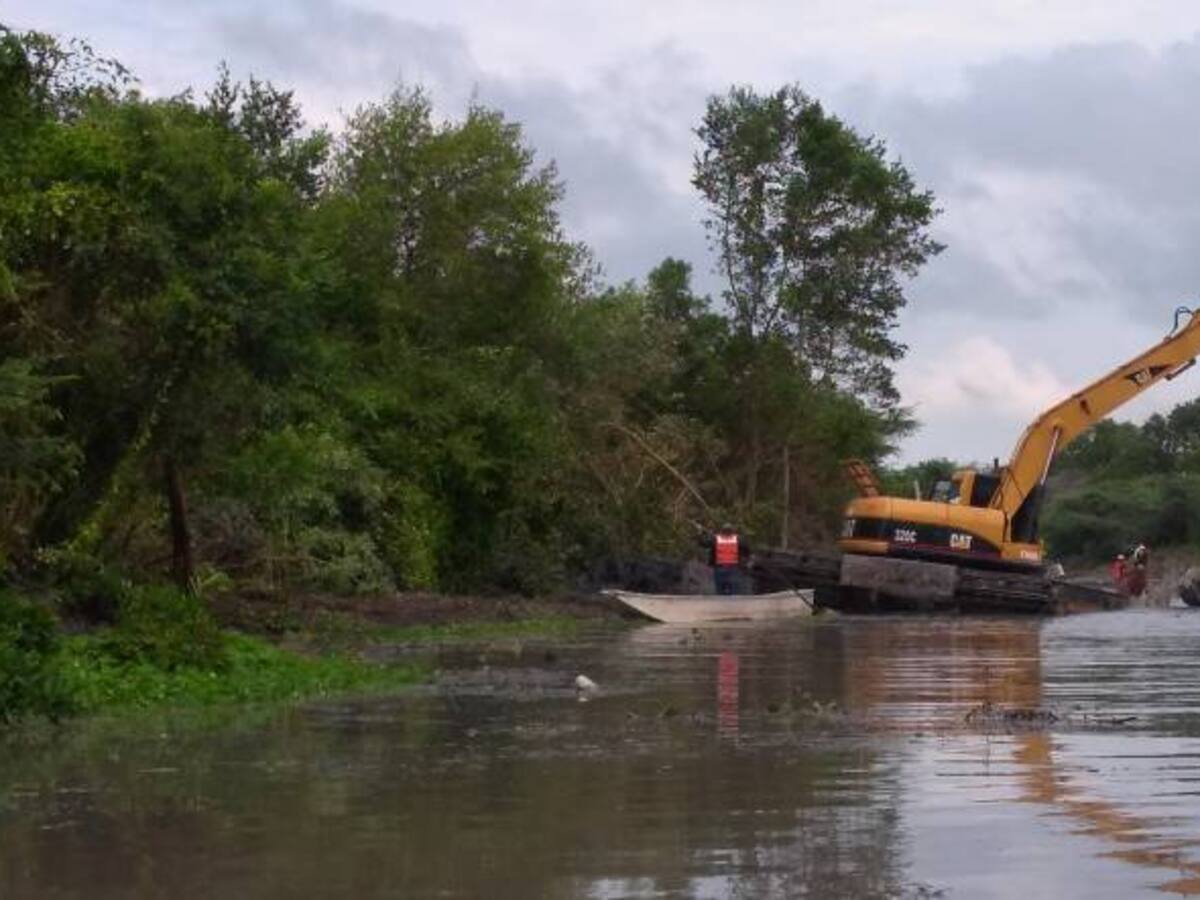 Corpamag combate la hipersalinización de la Ciénaga Grande con dragado de caños