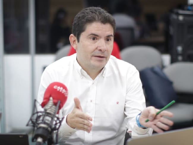 Se debe destrabar el conflicto de competencias con la JEP: Henao