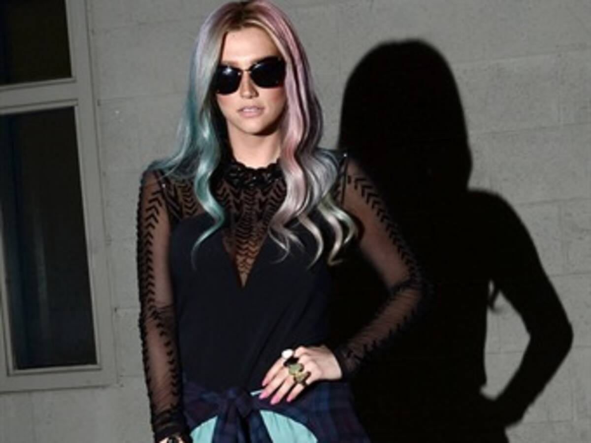 Ke$ha compone música con sus pechos
