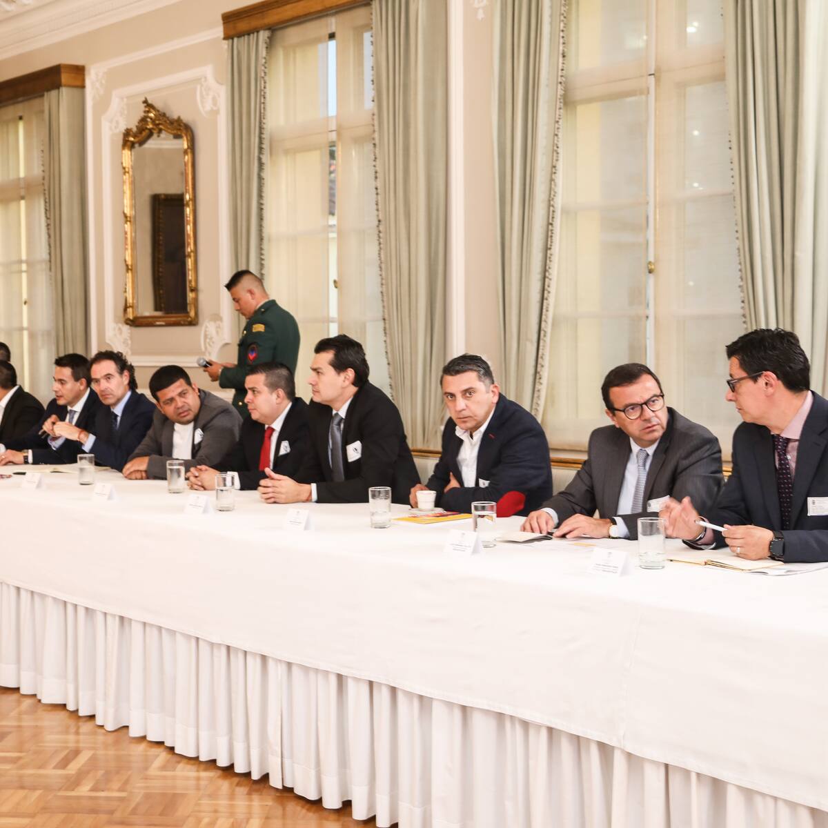Racionamiento, intervención de EPS y seguridad: las preocupaciones de los alcaldes a Petro