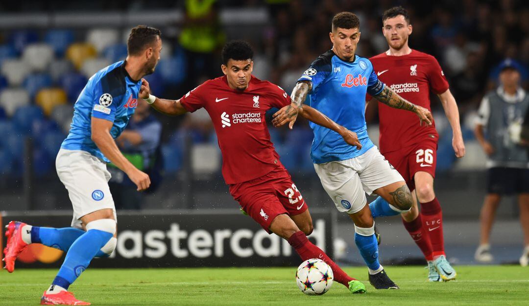 Luis Díaz anotó un golazo para Liverpool en su visita al napoli por Champions League.