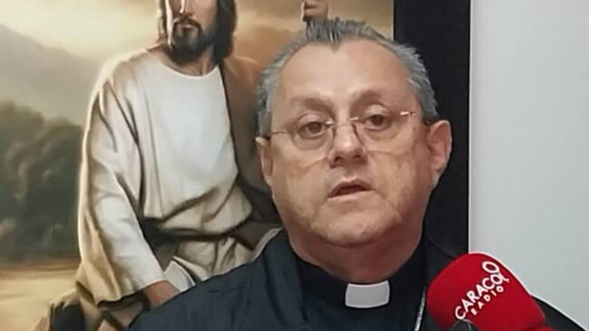 Monseñor Carlos Arturo Quintero, obispo de Armenia