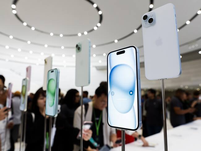 Cupertino (United States), 12/09/2023.- A display of the new Apple iPhone 15 at an Apple product launch event on the campus of Apple Park in Cupertino, California, USA, 12 September 2023. EFE/EPA/JOHN G. MABANGLO
