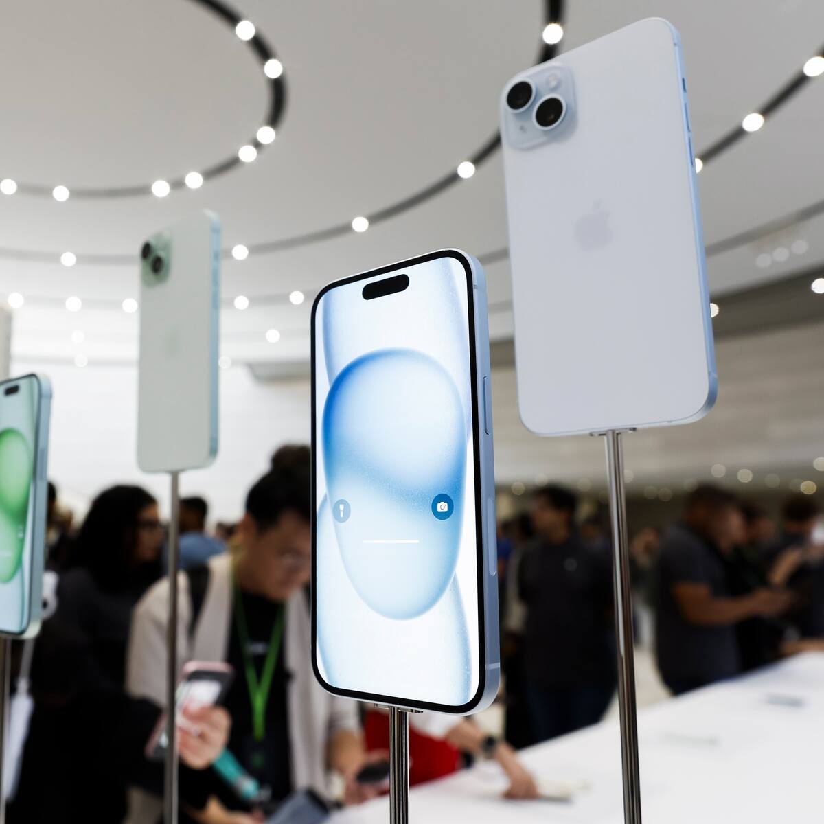 Así quedó el precio del iPhone 14 luego del lanzamiento oficial del 15