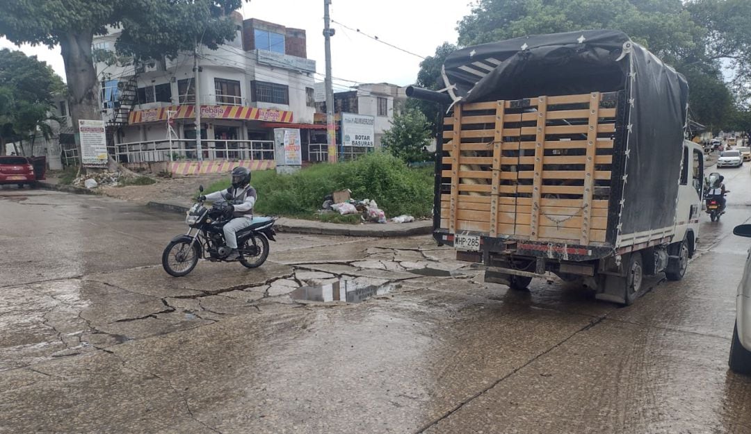 Un equipo técnico de esa secretaría visitará el lugar para calcular la magnitud de la afectación de la placa deteriorada