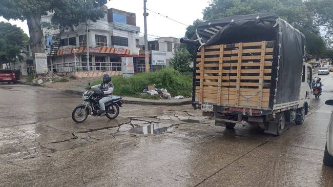 Un equipo técnico de esa secretaría visitará el lugar para calcular la magnitud de la afectación de la placa deteriorada