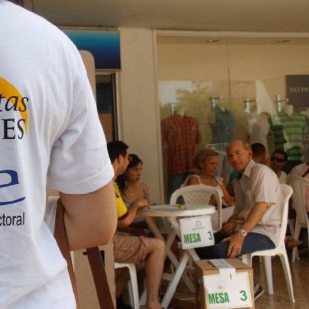 MOE acompaña jornada de votación de colombianos en el exterior
