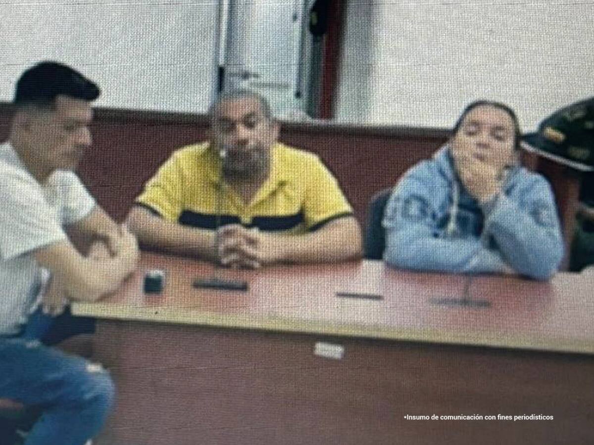 Asegurados presuntos integrantes de banda que alteraba identificaciones de carros robados