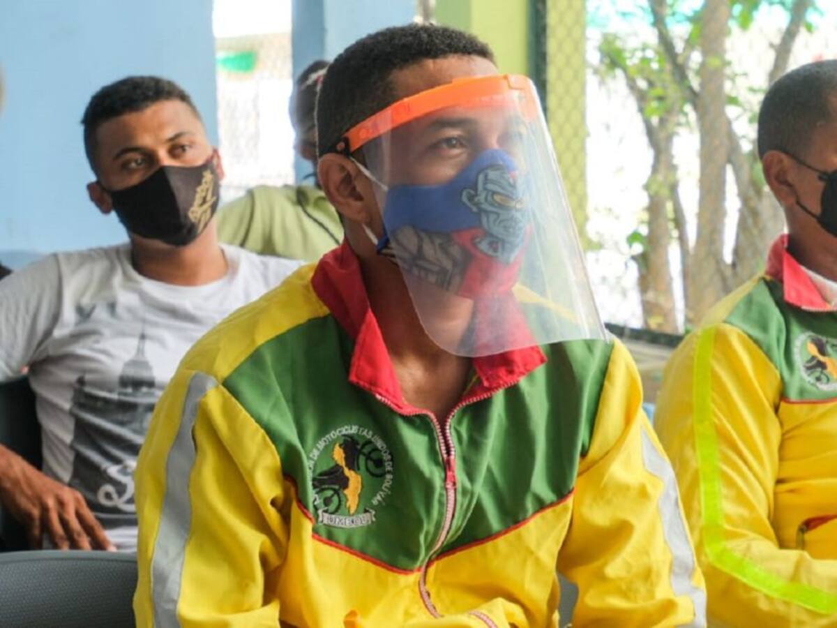 Mototaxistas reciben capacitación para prevenir el COVID-19 en Cartagena