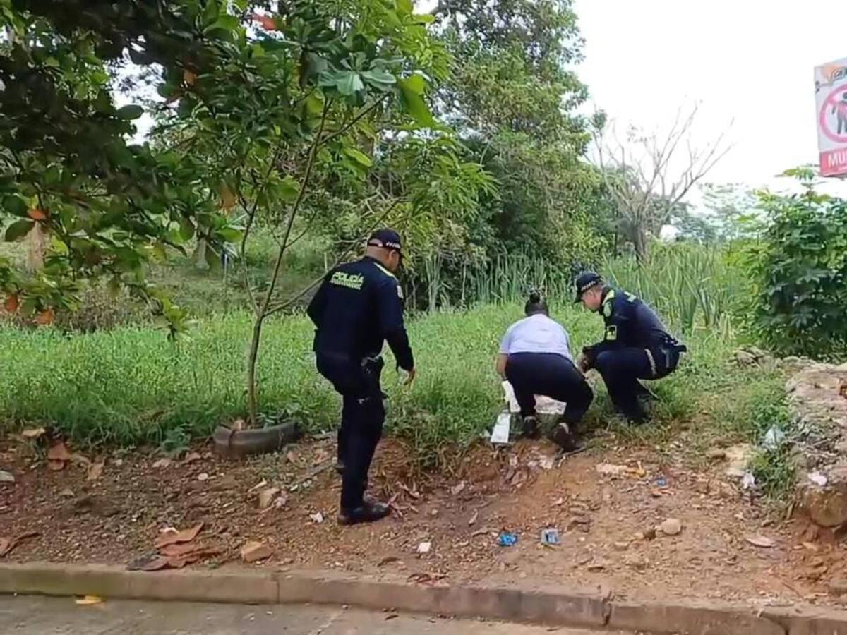 Recién nacida es rescatada tras ser abandonada en lote baldío en Montelíbano, Córdoba