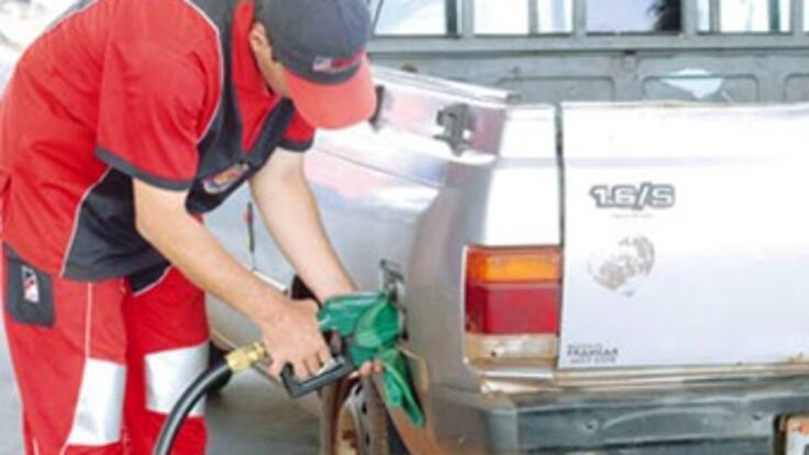 Anuncian despidos masivos en estaciones de servicio por 'pico y placa' ampliado