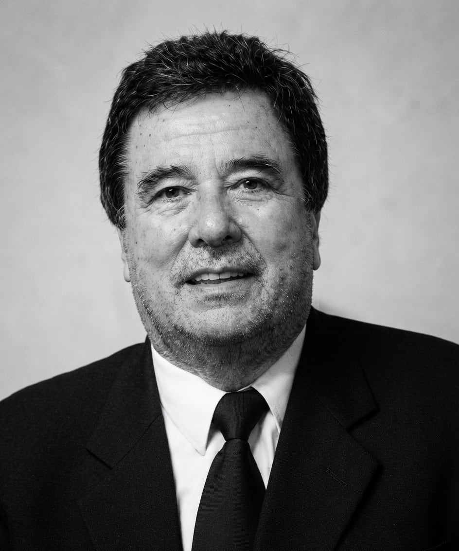 Toro Valero tuvo una amplia trayectoria política y administrativa en Boyacá y fue senador de la República entre 1998 y 2002.