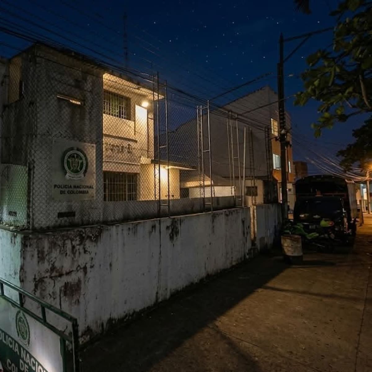 Atentado con explosivo contra estación de Policía en Íquira dejó dos uniformados lesionados