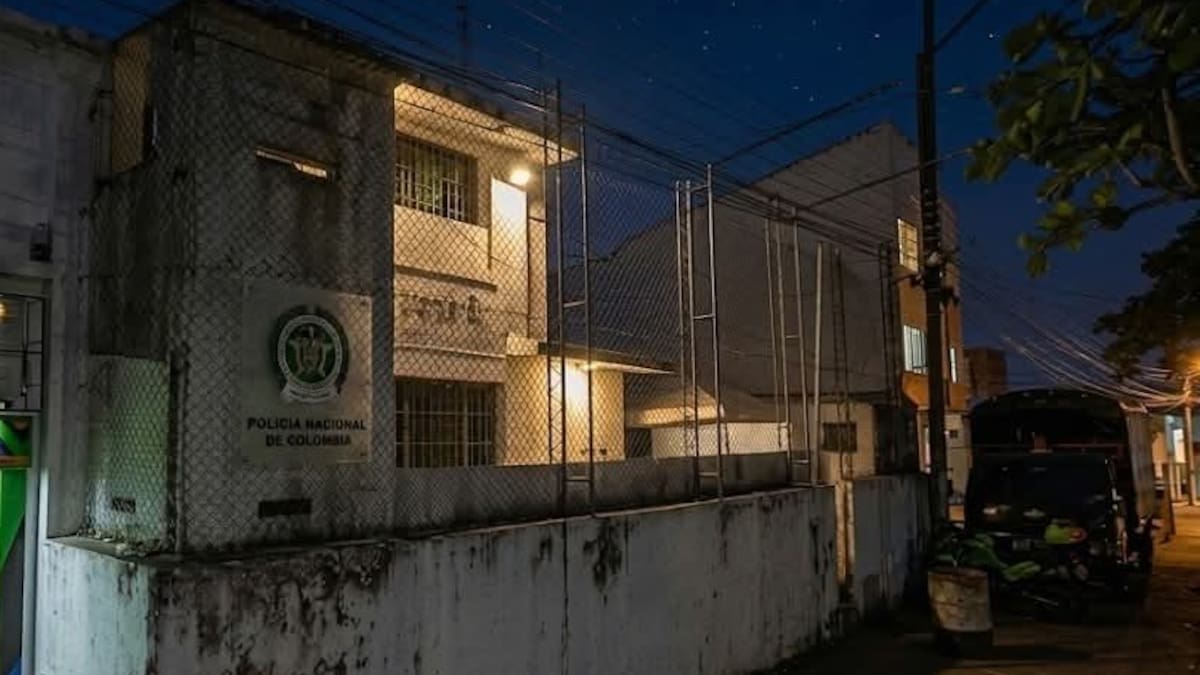 Atentado con explosivo contra estación de Policía en Íquira dejó dos uniformados lesionados