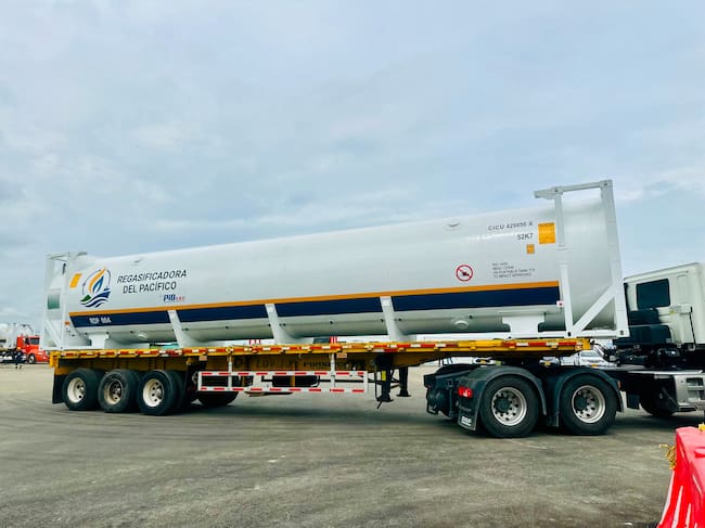 Llegan a Buga primeros equipos de la regasificadora que busca aliviar déficit de gas en Colombia