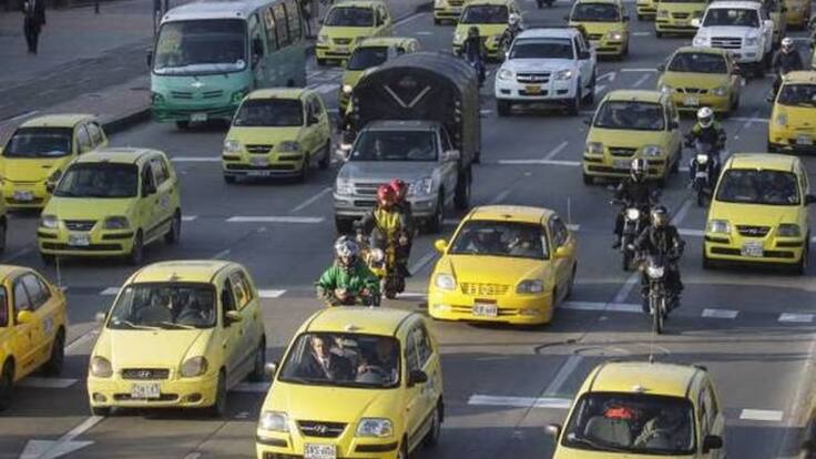 ¿Hay riesgo de mercado negro de gasolina tras el congelamiento de su precio para taxis?