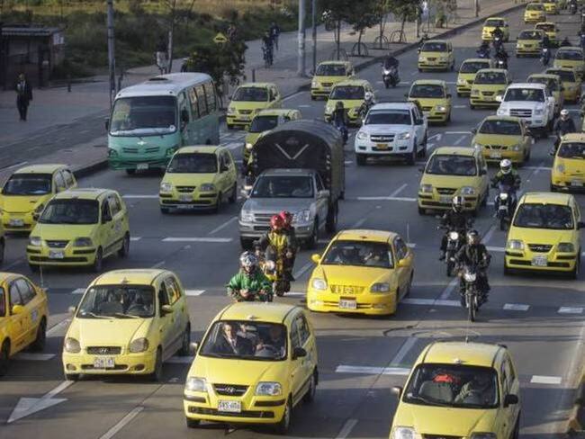 ¿Hay riesgo de mercado negro de gasolina tras el congelamiento de su precio para taxis?