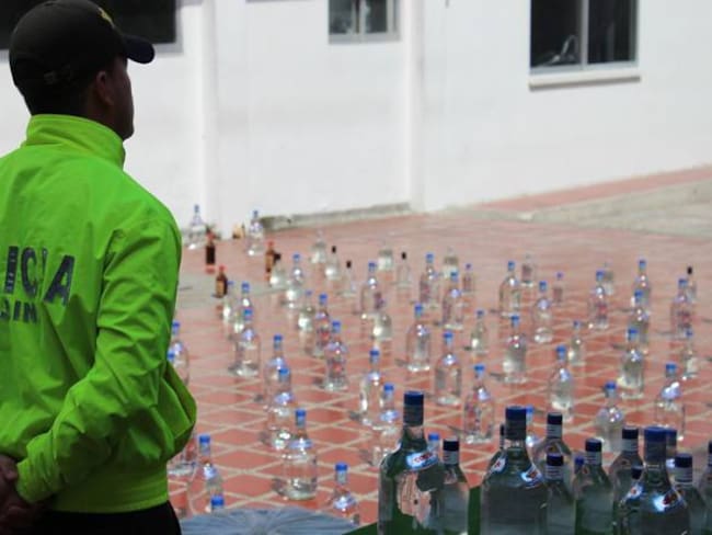 Autoridades han decomisado 82 litros de licor adulterado en Navidad en Bogotá