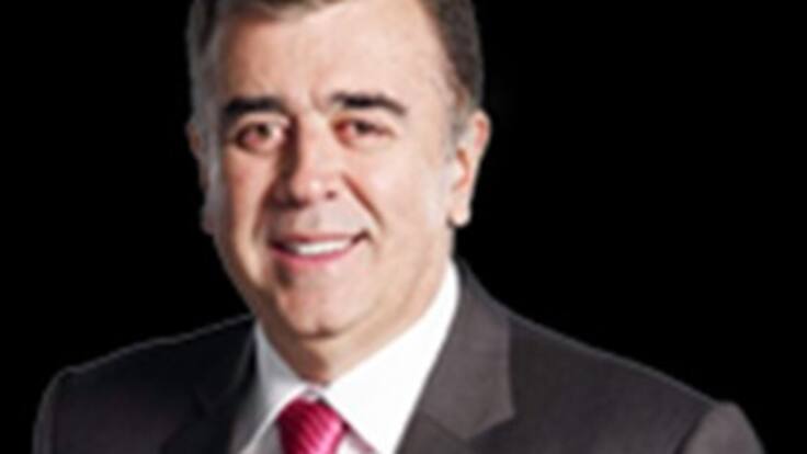 Javier Hernández Bonnet y su libro sobre la clasificación al Mundial.