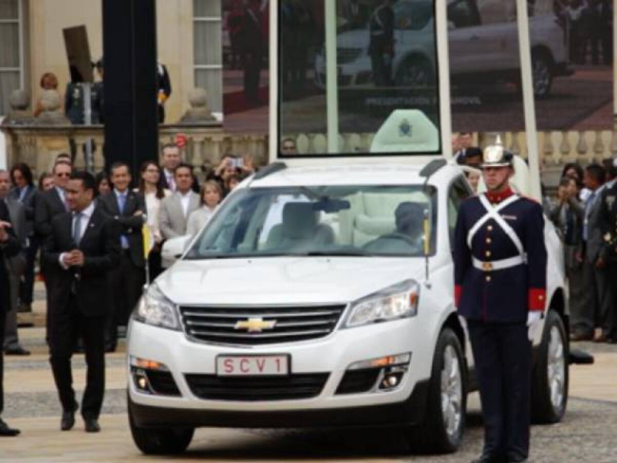 La Virgen de Chiquinquirá y San Lorenzo de Almagro se incluyeron en el Papamóvil