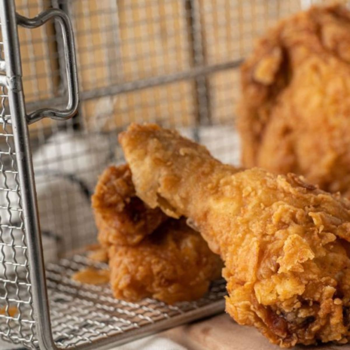 Este 6 de julio se celebra el día mundial del pollo frito