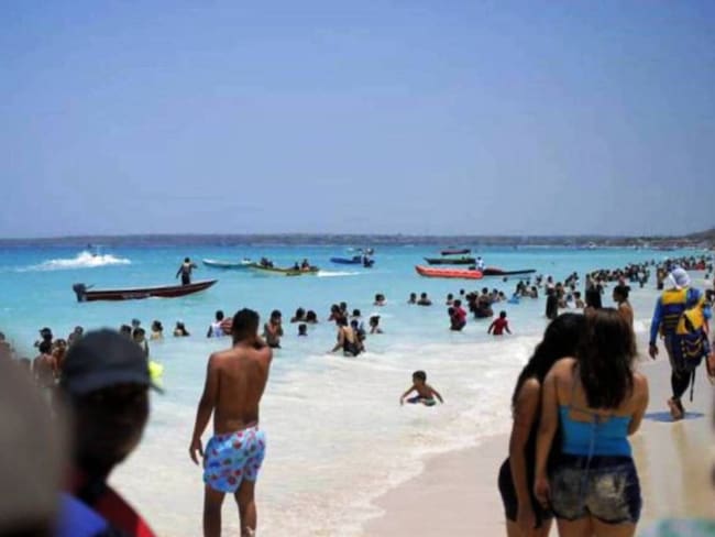 Denuncian amenazas por controles en Playa Blanca, Distrito de Cartagena