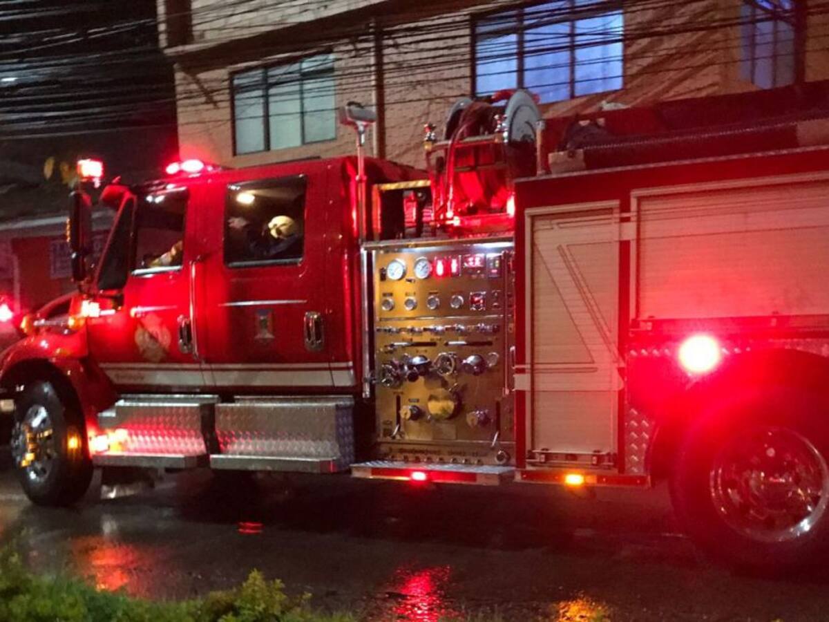 Un cigarrillo habría originado el fuego en el barrio Vélez de Manizales