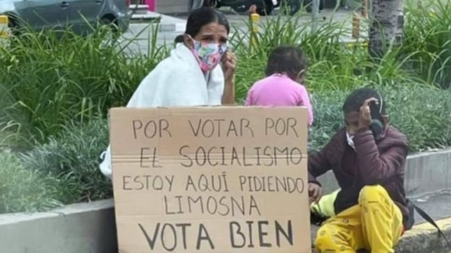 En Ecuador la ciudadanía ha criticado ampliamente el aprovechamiento de la necesidad de migrantes venezolanos con fines electorales.