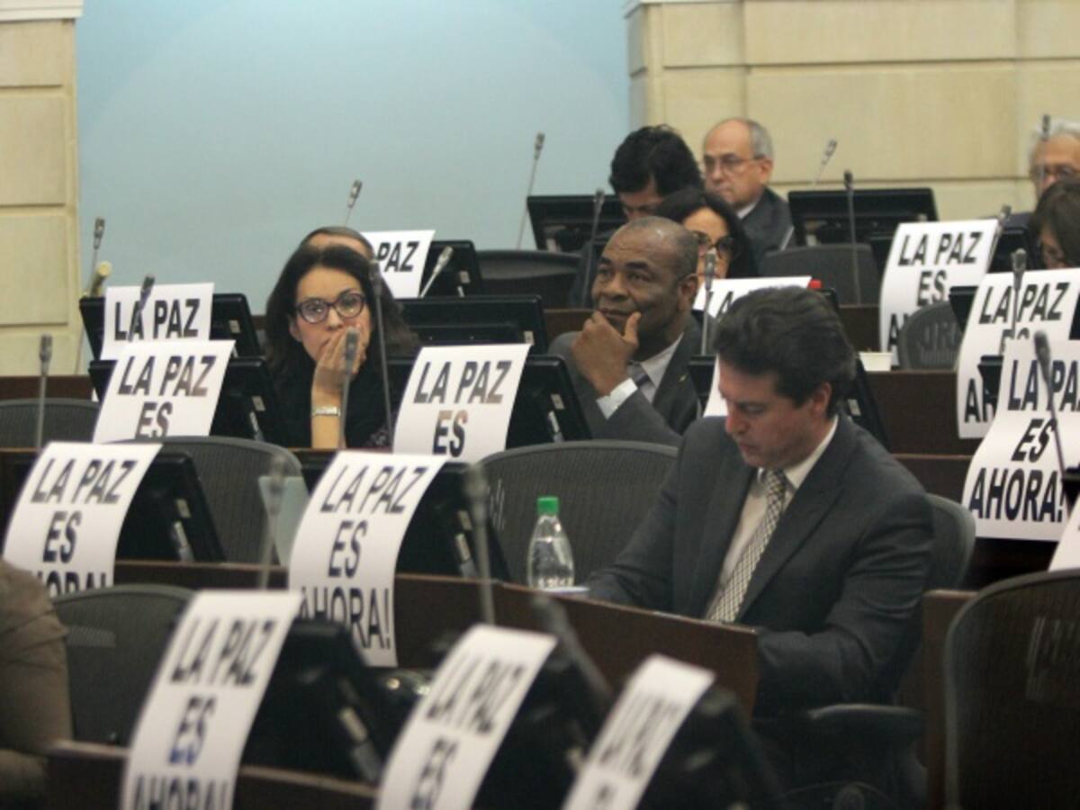 Congresistas de 5 partidos piden retiro de Venezuela del proceso de paz