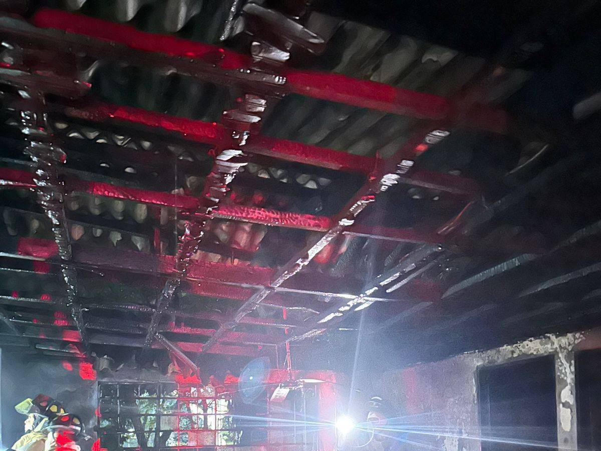 Bomberos de La Dorada atendieron incendio estructural en centro de salud en el barrio los Andes