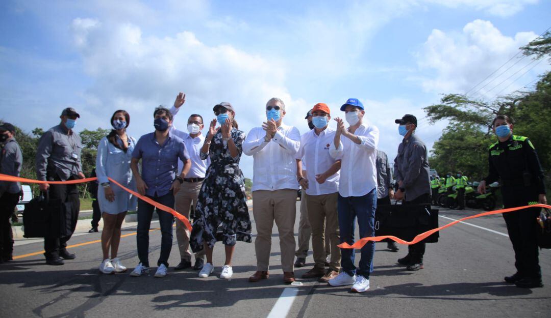 El presidente Iván Duque en la inauguración de 7 kilómetros de la amplación de la vía Cartagena-Barranquilla.