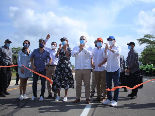El presidente Iván Duque en la inauguración de 7 kilómetros de la amplación de la vía Cartagena-Barranquilla.