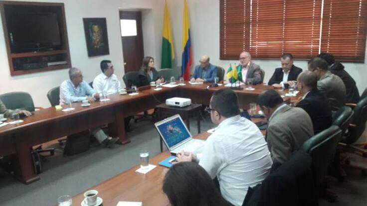 Gobernadores del Eje Cafetero priorizaron obras viales para la región