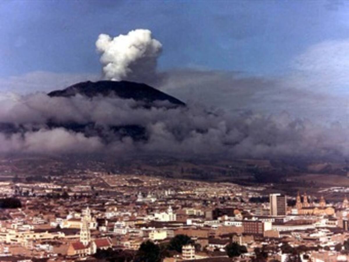 Autoridades monitorean cambios del Galeras tras erupción