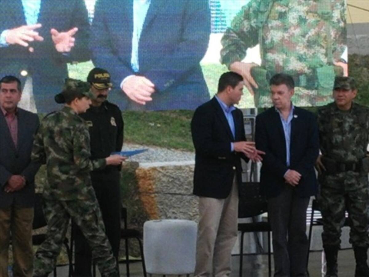 Presidente Santos dice que sin traumatismo buscarán Gerente para Federacafé