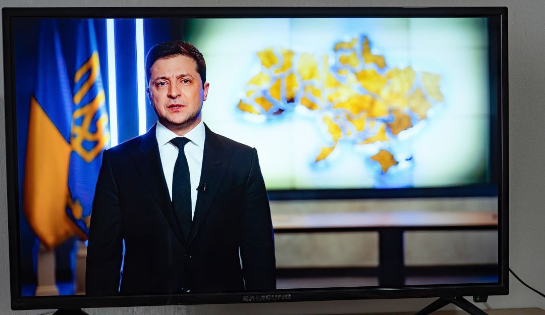 El presidente de Ucrania, Volodimir Zelenski, habla ante la nación